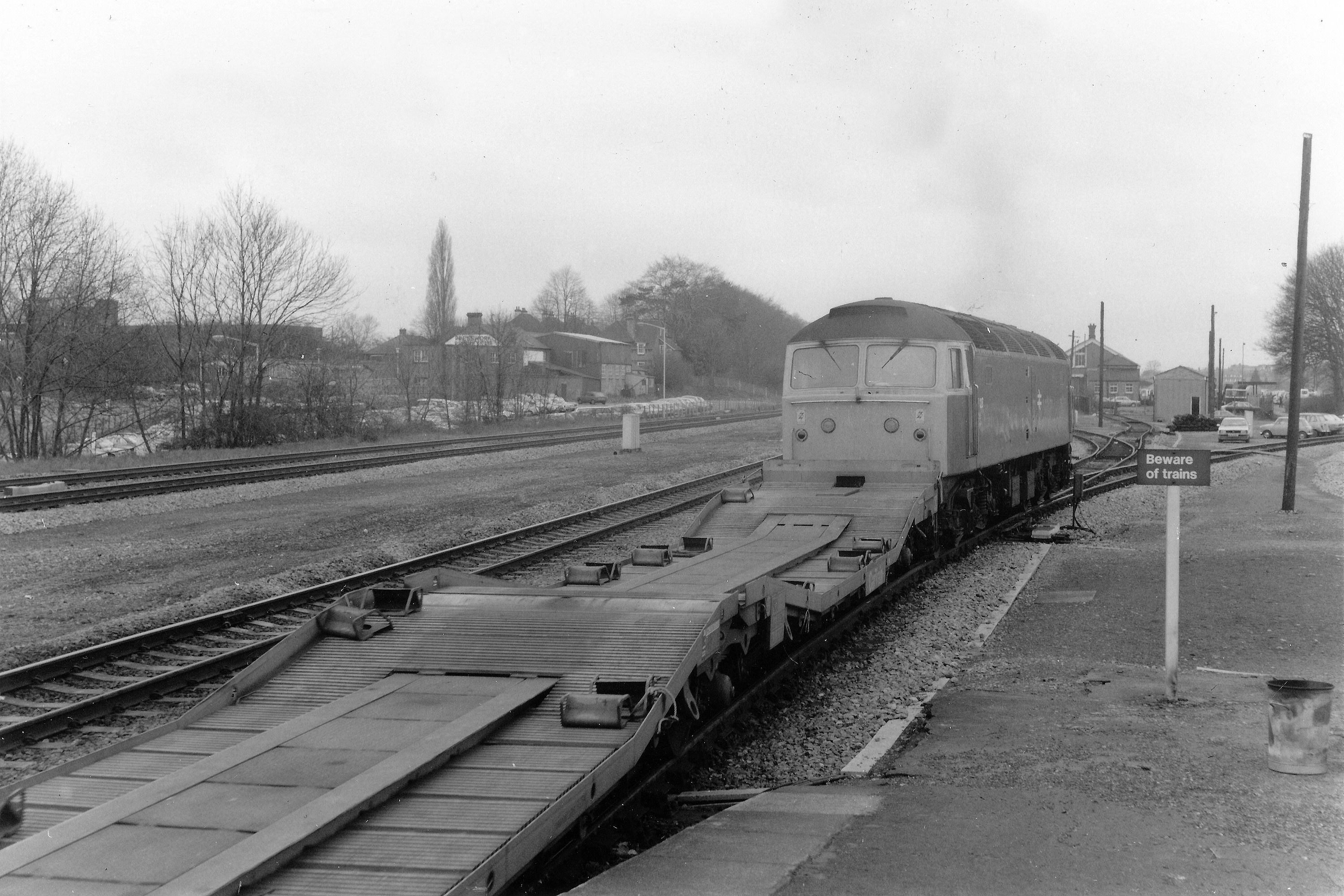 47129 enters Maidenhead yard